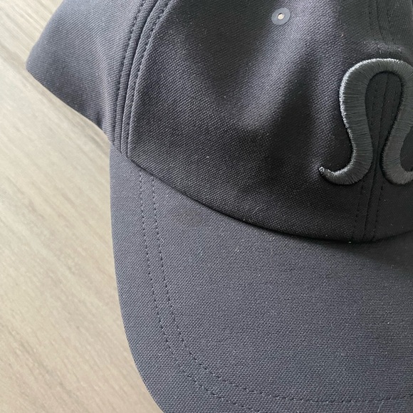 Lululemon | Days Shade Ball Cap Logo Sleek Athleisure Casual - Picture 7 of 8